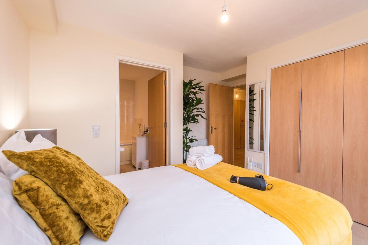 Elegant 2 Bedroom City Centre Apartment - Free Parking - Private Balcony Эдинбург Экстерьер фото