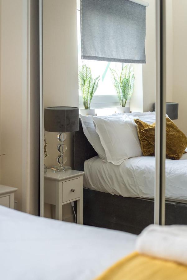 Elegant 2 Bedroom City Centre Apartment - Free Parking - Private Balcony Эдинбург Экстерьер фото